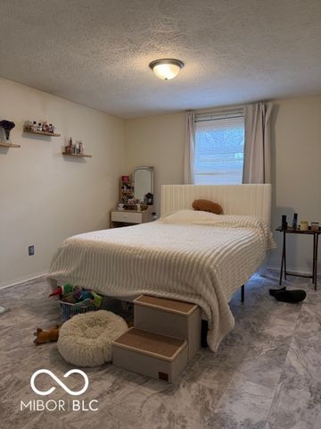 5111 Woodside Court, Carmel, IN 46033