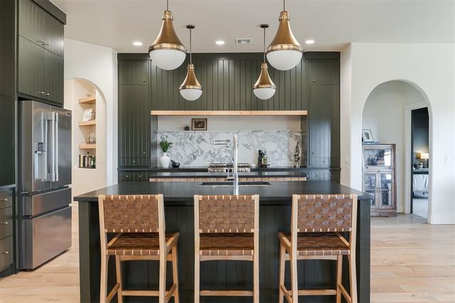 3824 Stone Hill Lane, Edmond, OK 73034