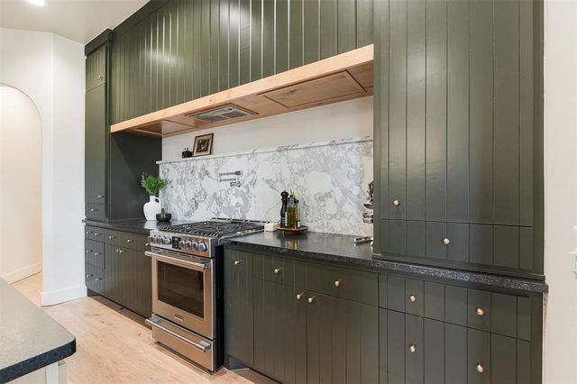 3824 Stone Hill Lane, Edmond, OK 73034