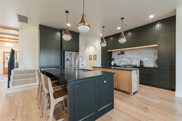 3824 Stone Hill Lane, Edmond, OK 73034