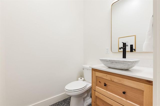 3824 Stone Hill Lane, Edmond, OK 73034