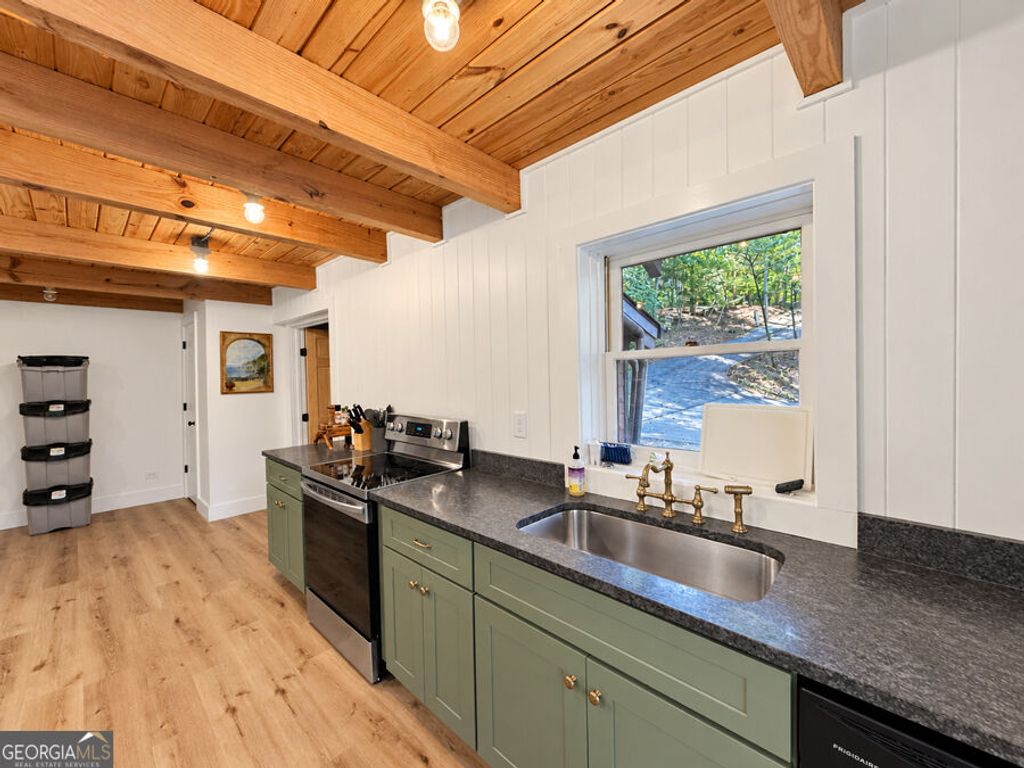1330 S Arrowhead Drive, Westminster, SC 29693 — photo 3