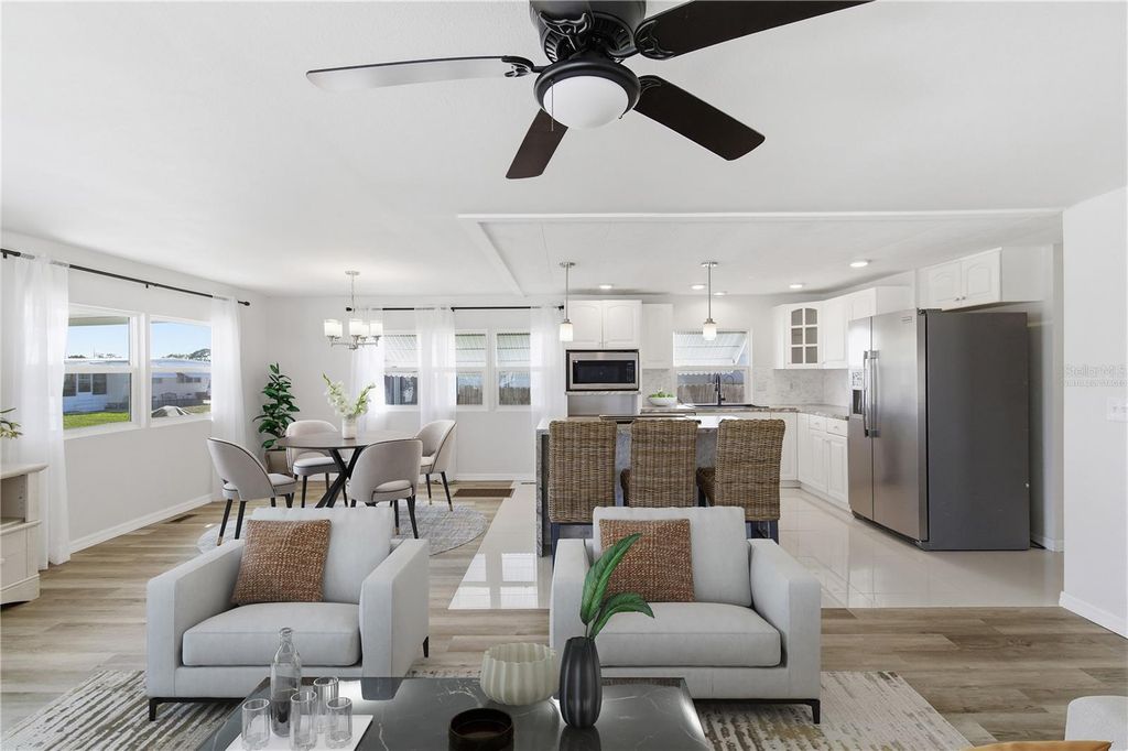 Image 11 of property listing at 203 48TH AVENUE DRIVE W, Bradenton, FL 34207