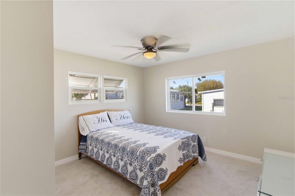 Image 21 of property listing at 203 48TH AVENUE DRIVE W, Bradenton, FL 34207