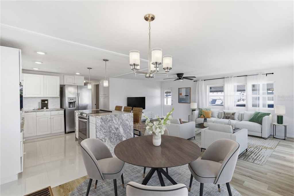 Image 9 of property listing at 203 48TH AVENUE DRIVE W, Bradenton, FL 34207