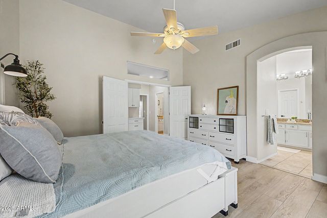 215 N STARBOARD Drive, Gilbert, AZ 85234