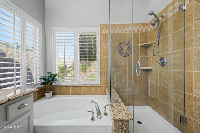 215 N STARBOARD Drive, Gilbert, AZ 85234