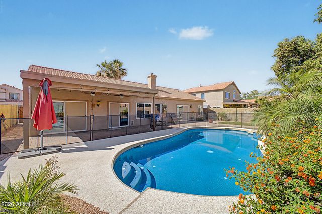 215 N STARBOARD Drive, Gilbert, AZ 85234