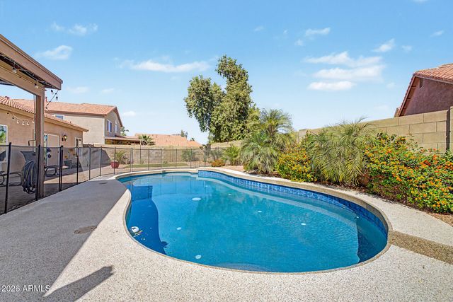 215 N STARBOARD Drive, Gilbert, AZ 85234