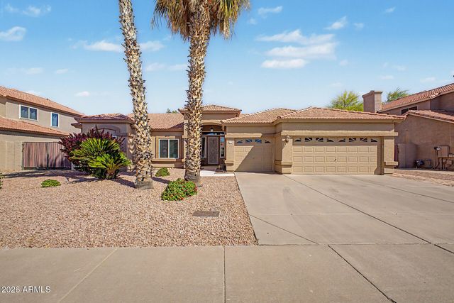 215 N STARBOARD Drive, Gilbert, AZ 85234