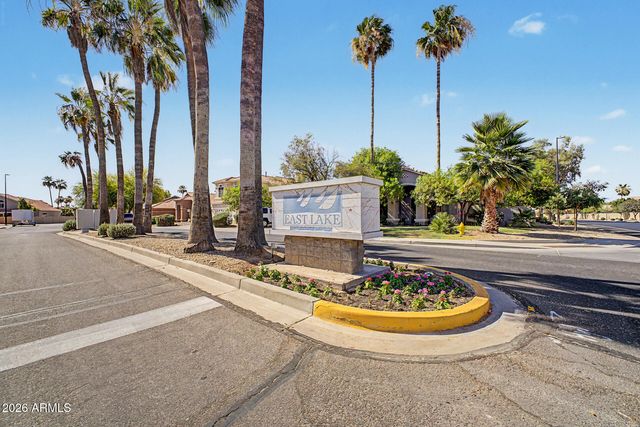 215 N STARBOARD Drive, Gilbert, AZ 85234