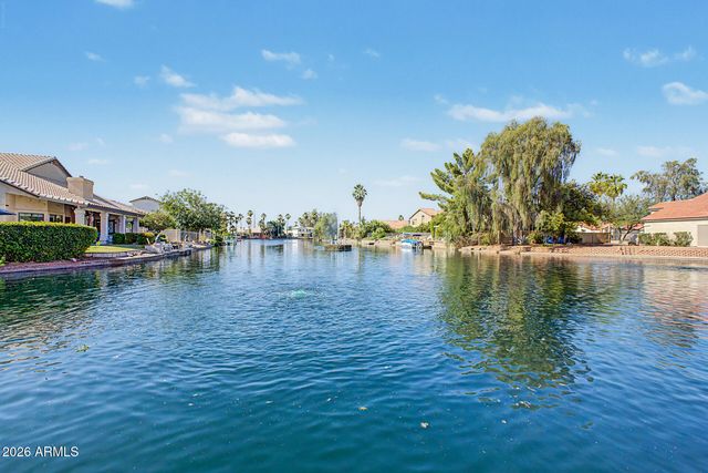 215 N STARBOARD Drive, Gilbert, AZ 85234