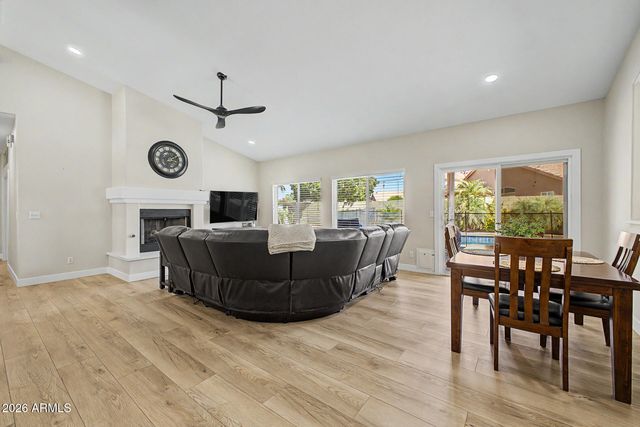 215 N STARBOARD Drive, Gilbert, AZ 85234