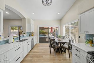 215 N STARBOARD Drive, Gilbert, AZ 85234