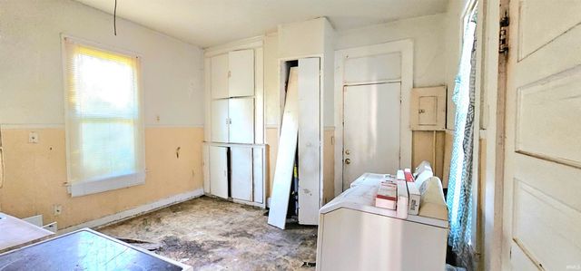 1307 S Harlan Avenue, Evansville, IN 47714