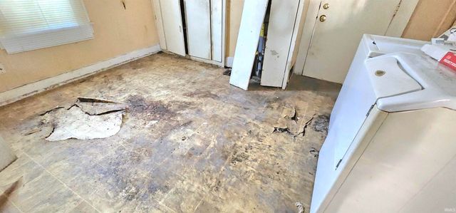 1307 S Harlan Avenue, Evansville, IN 47714