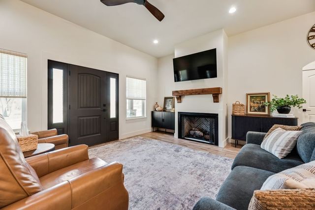 245 Creek Crossing Street, Alvord, TX 76225