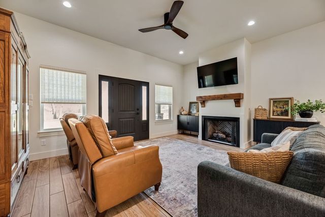 245 Creek Crossing Street, Alvord, TX 76225