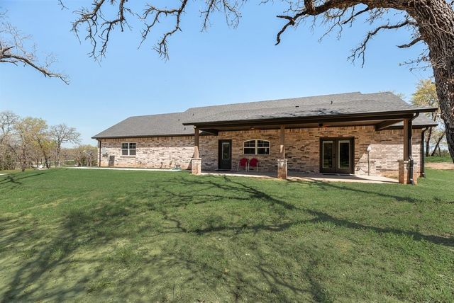 245 Creek Crossing Street, Alvord, TX 76225