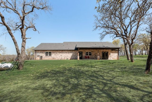 245 Creek Crossing Street, Alvord, TX 76225