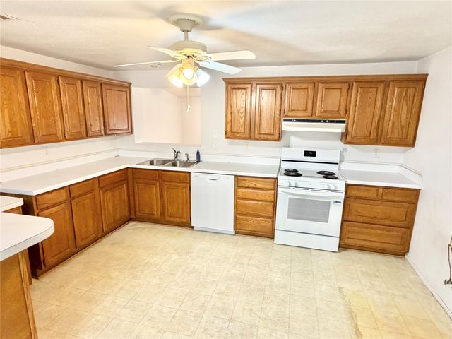 2414 Himes Street, Irving, TX 75060