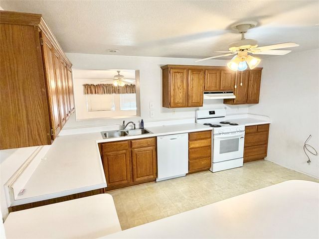 2414 Himes Street, Irving, TX 75060