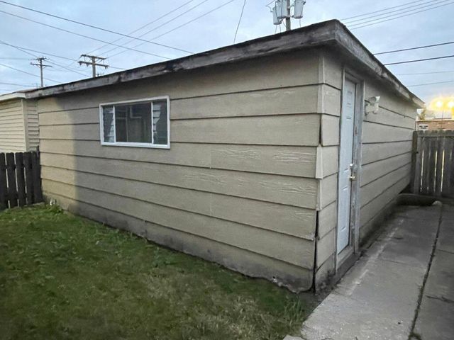 7652 W 63rd Place, Summit, IL 60501