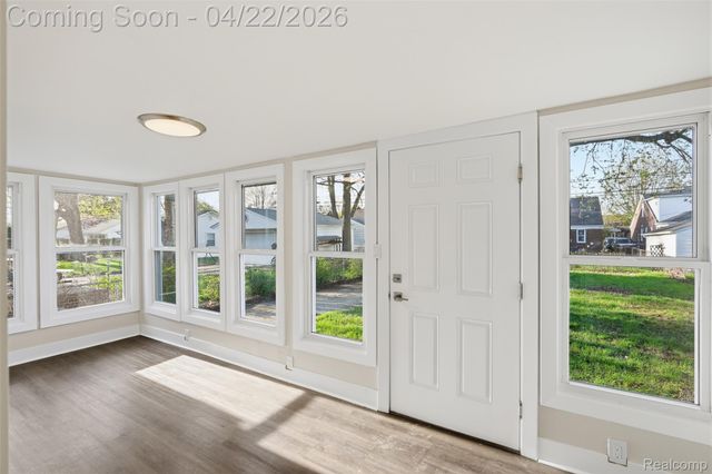 23304 Oak Street, Dearborn, MI 48128