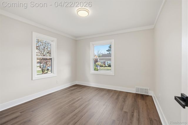 23304 Oak Street, Dearborn, MI 48128