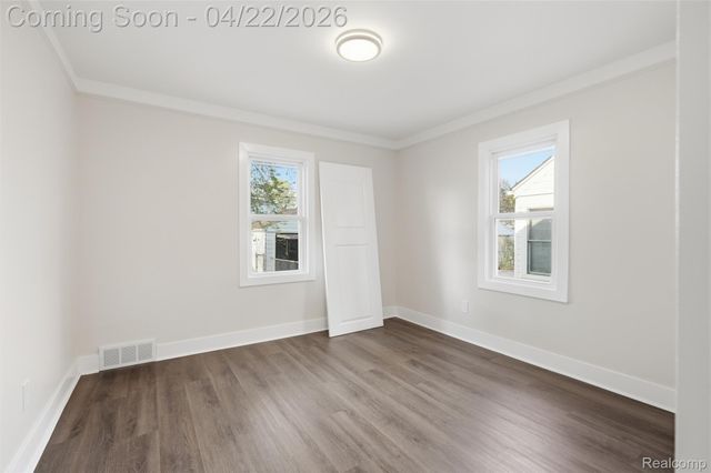 23304 Oak Street, Dearborn, MI 48128