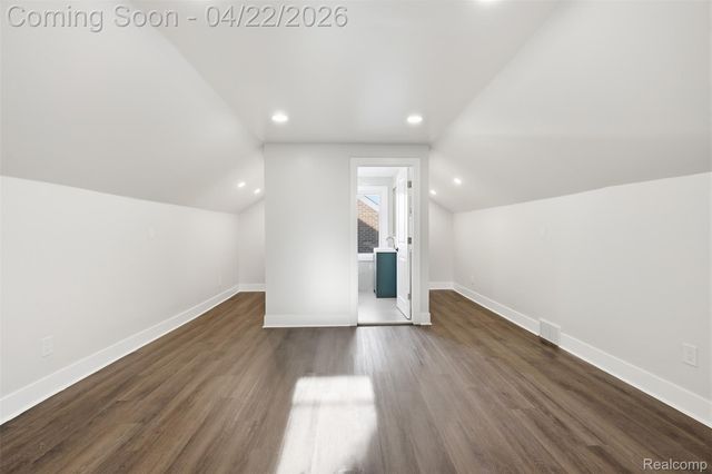 23304 Oak Street, Dearborn, MI 48128