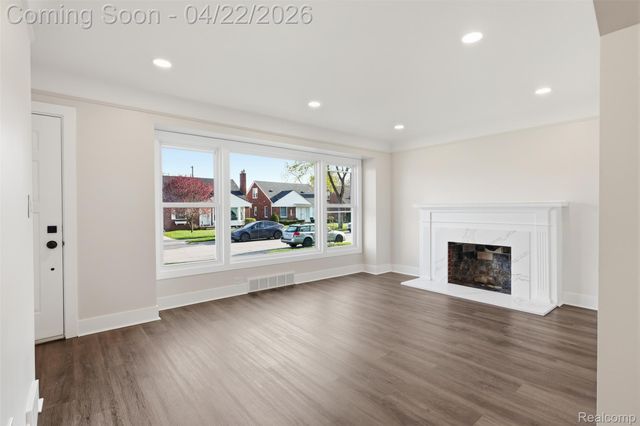 23304 Oak Street, Dearborn, MI 48128