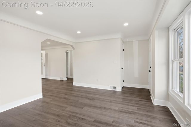 23304 Oak Street, Dearborn, MI 48128