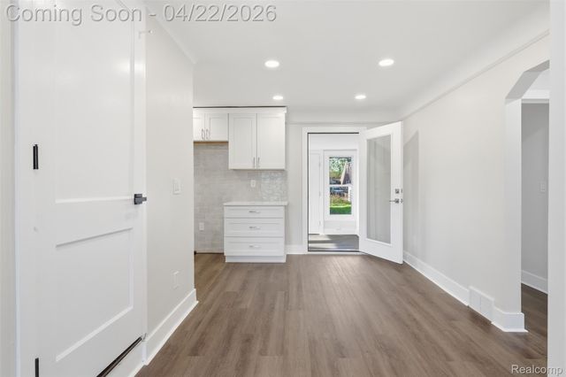 23304 Oak Street, Dearborn, MI 48128