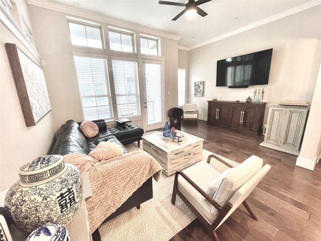 809 Leavenworth Avenue, Houston, TX 77008