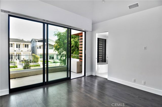 621 Narcissus Avenue, Corona Del Mar, CA 92625