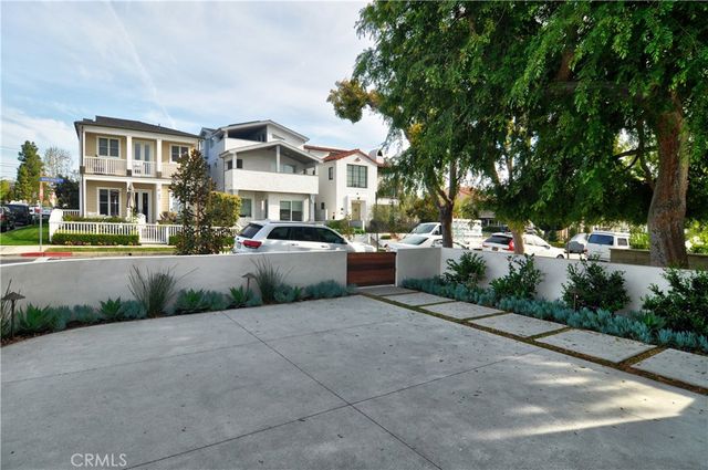 621 Narcissus Avenue, Corona Del Mar, CA 92625