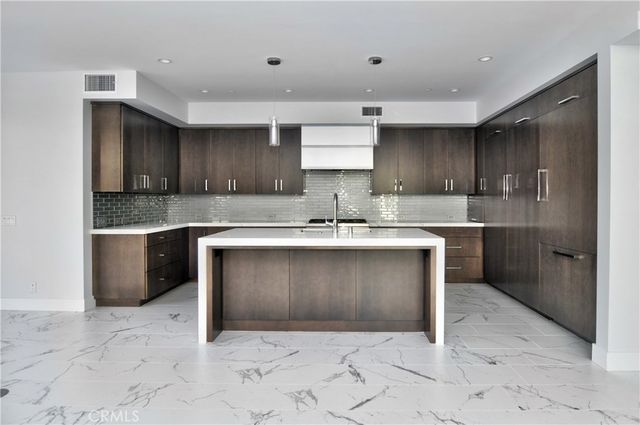 621 Narcissus Avenue, Corona Del Mar, CA 92625