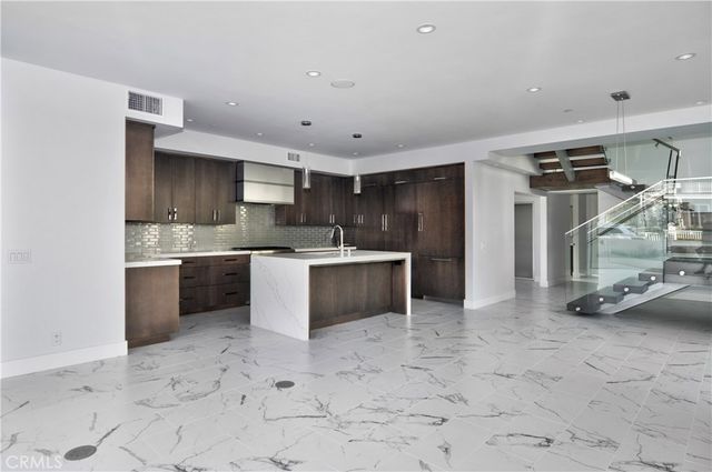 621 Narcissus Avenue, Corona Del Mar, CA 92625