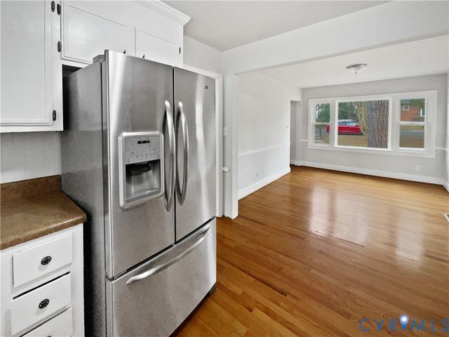 203 Crestwood Dr, Colonial Heights, VA 23834