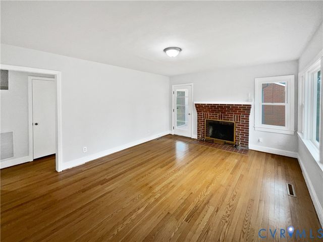 203 Crestwood Dr, Colonial Heights, VA 23834