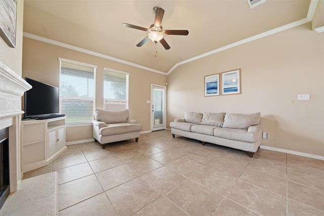 1927 Autumn Run LN, Round Rock, TX 78665