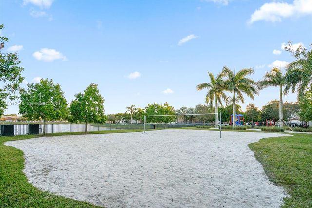 9243 SW 170th Ave, Miami, FL 33196