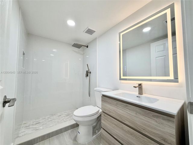 3361 NW 47th Terrace 329, Lauderdale Lakes, FL 33319