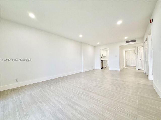 3361 NW 47th Terrace 329, Lauderdale Lakes, FL 33319