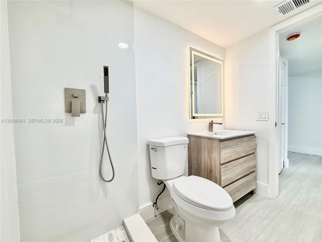 3361 NW 47th Terrace 329, Lauderdale Lakes, FL 33319