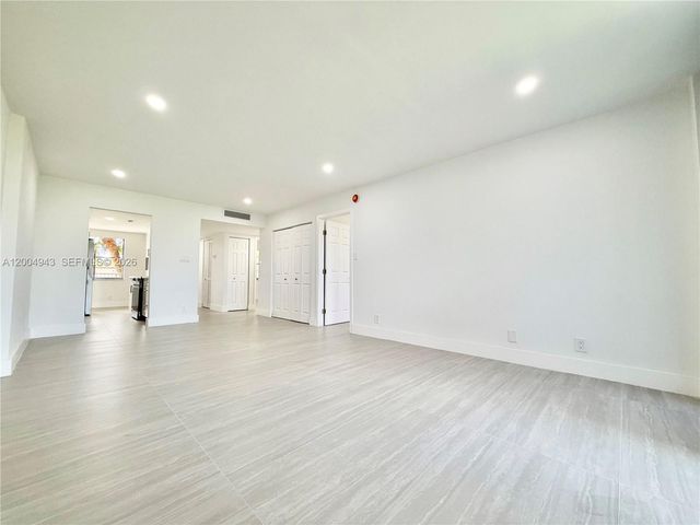 3361 NW 47th Terrace 329, Lauderdale Lakes, FL 33319