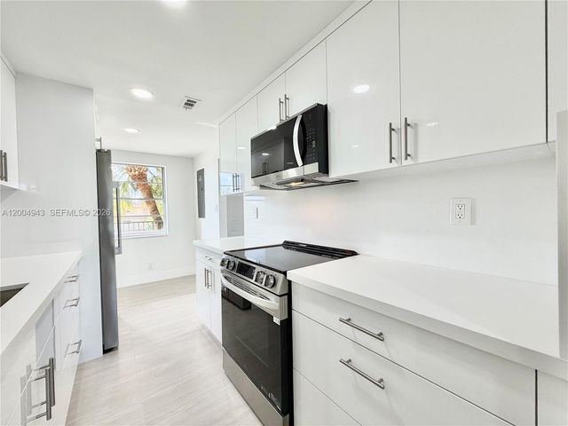 3361 NW 47th Terrace 329, Lauderdale Lakes, FL 33319