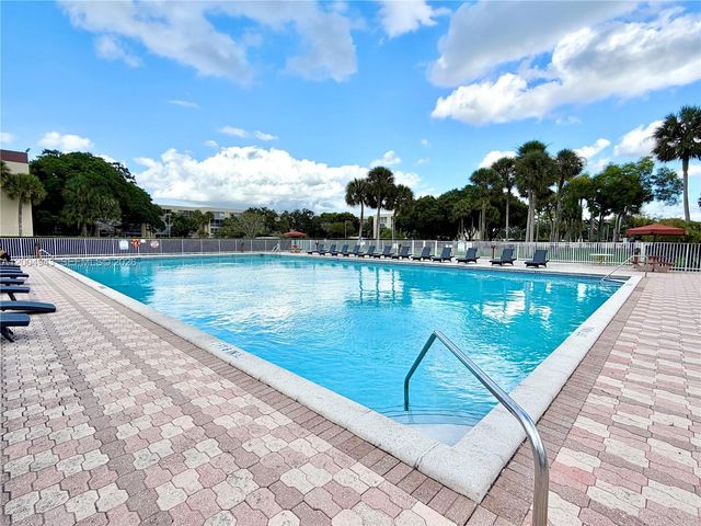 3361 NW 47th Terrace 329, Lauderdale Lakes, FL 33319