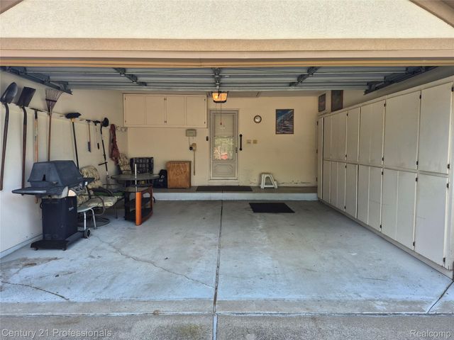 53639 Cranston Drive, Macomb Township, MI 48042